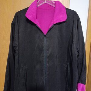 Reversable women's light weight jacket